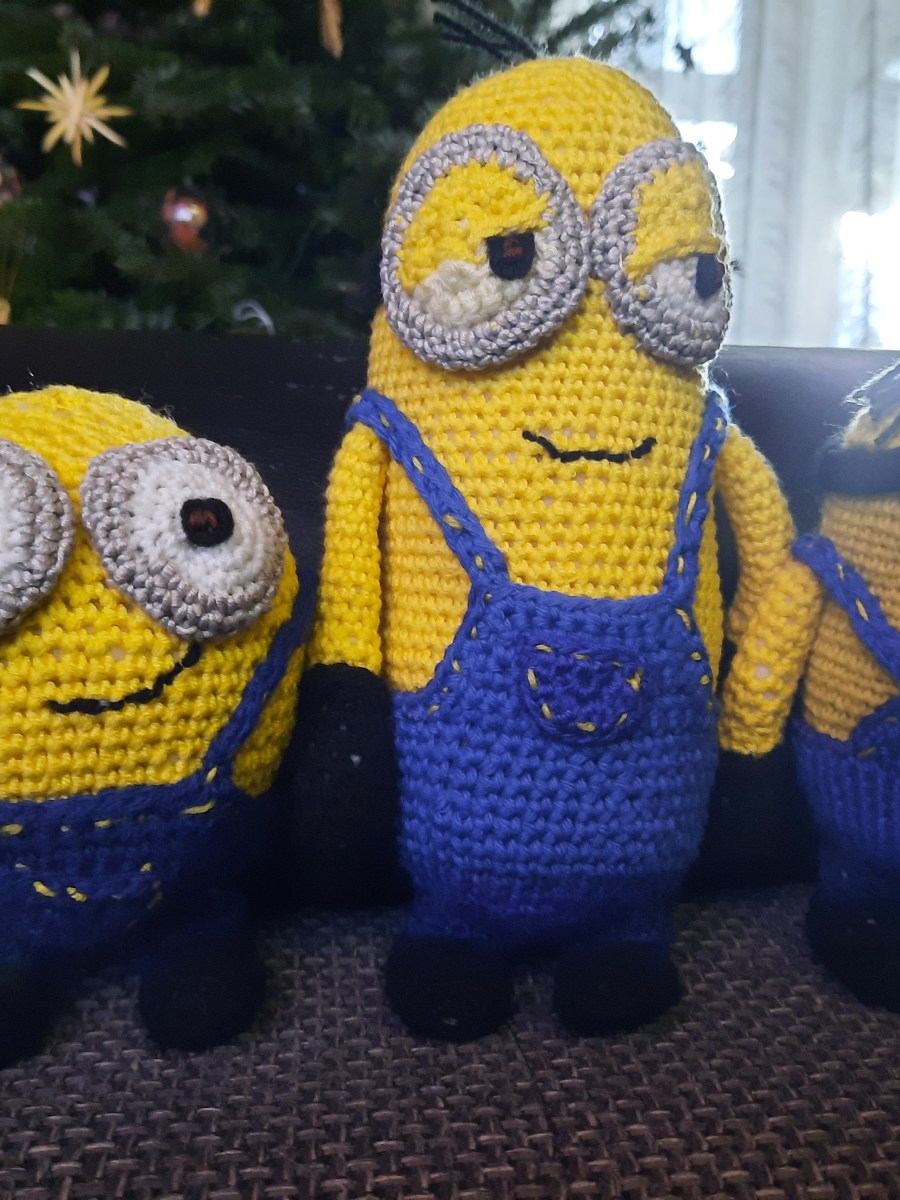 Minions unterm Christbaum